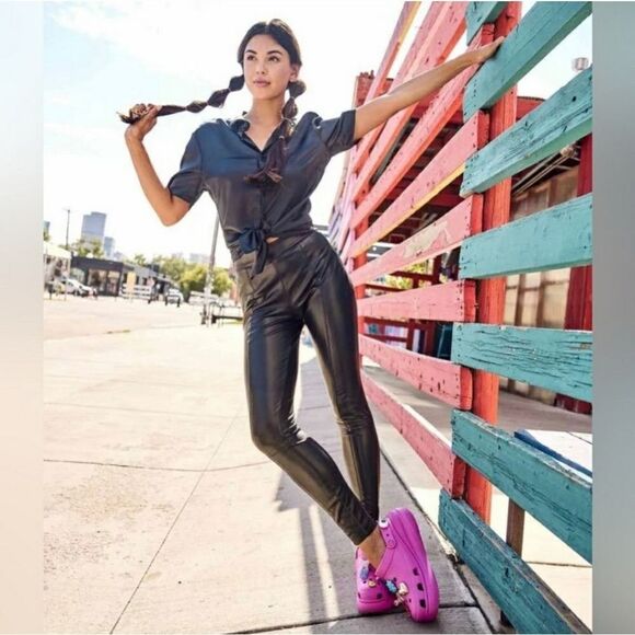 Crocs Classic Clog Hot Pink | NWT | 10 Lightweight Comfort Shoes | Barbiecore - Picture 16 of 16